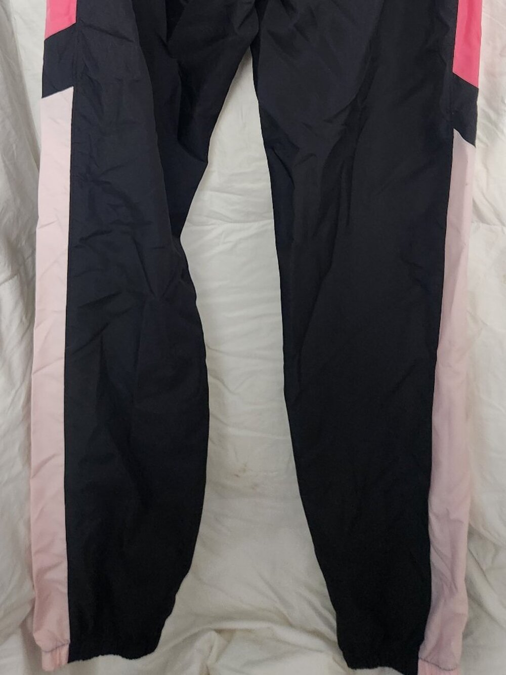 Lightweight Hollister joggers– Size: Small – Black and Pink